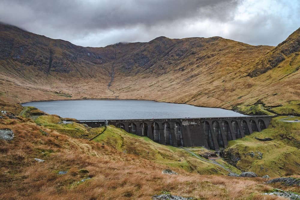 Explosion at Hydro-Electric Power Station: Mountain Evacuated and Investigation Underway
